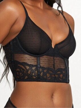 Black Lace Bralette / Bustier - Women’s M